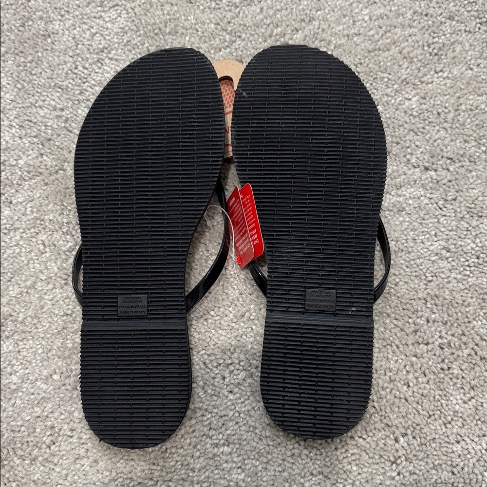 Havaianas Women’s Slim Flip Flops in Black - Picture 5 of 5